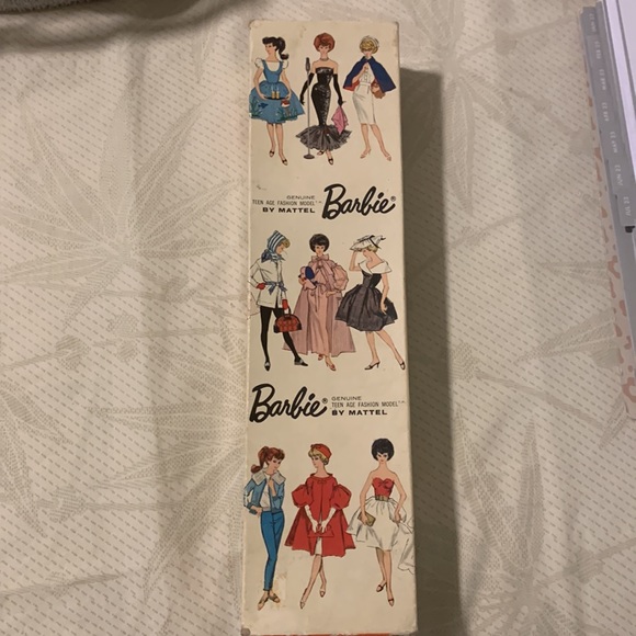 Vintage 1962 bubble cut Barbie. Original box. - Picture 4 of 10